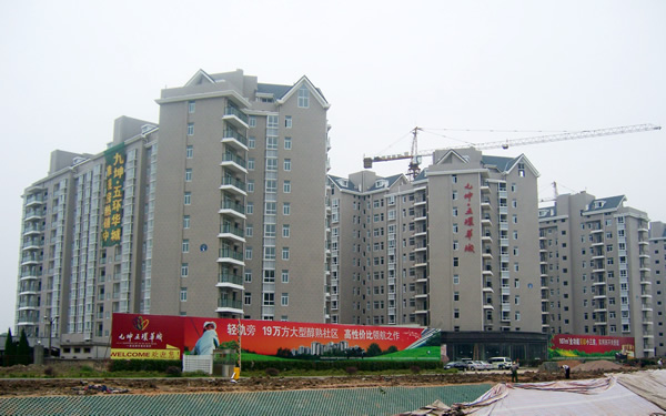 深寶華派駐的社區(qū)保安及物業(yè)管理服務讓我們非常滿意